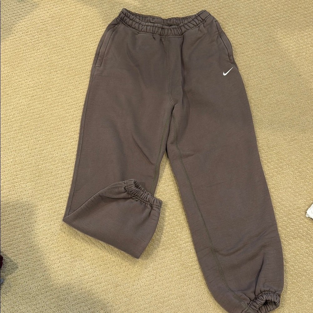 Nike Women’s Brown Sweatpants